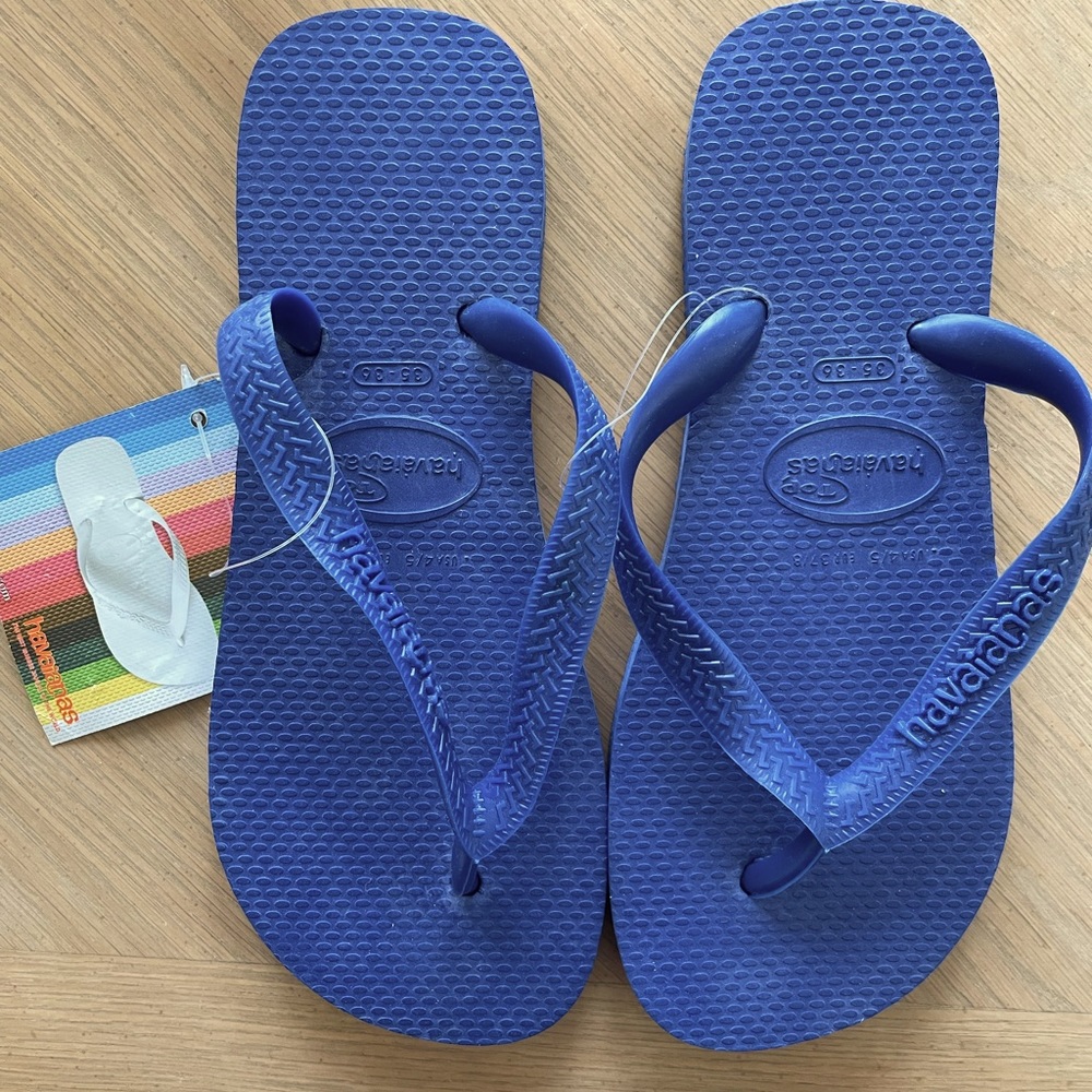 NWT Havaianas Flip Flops Marine Blue